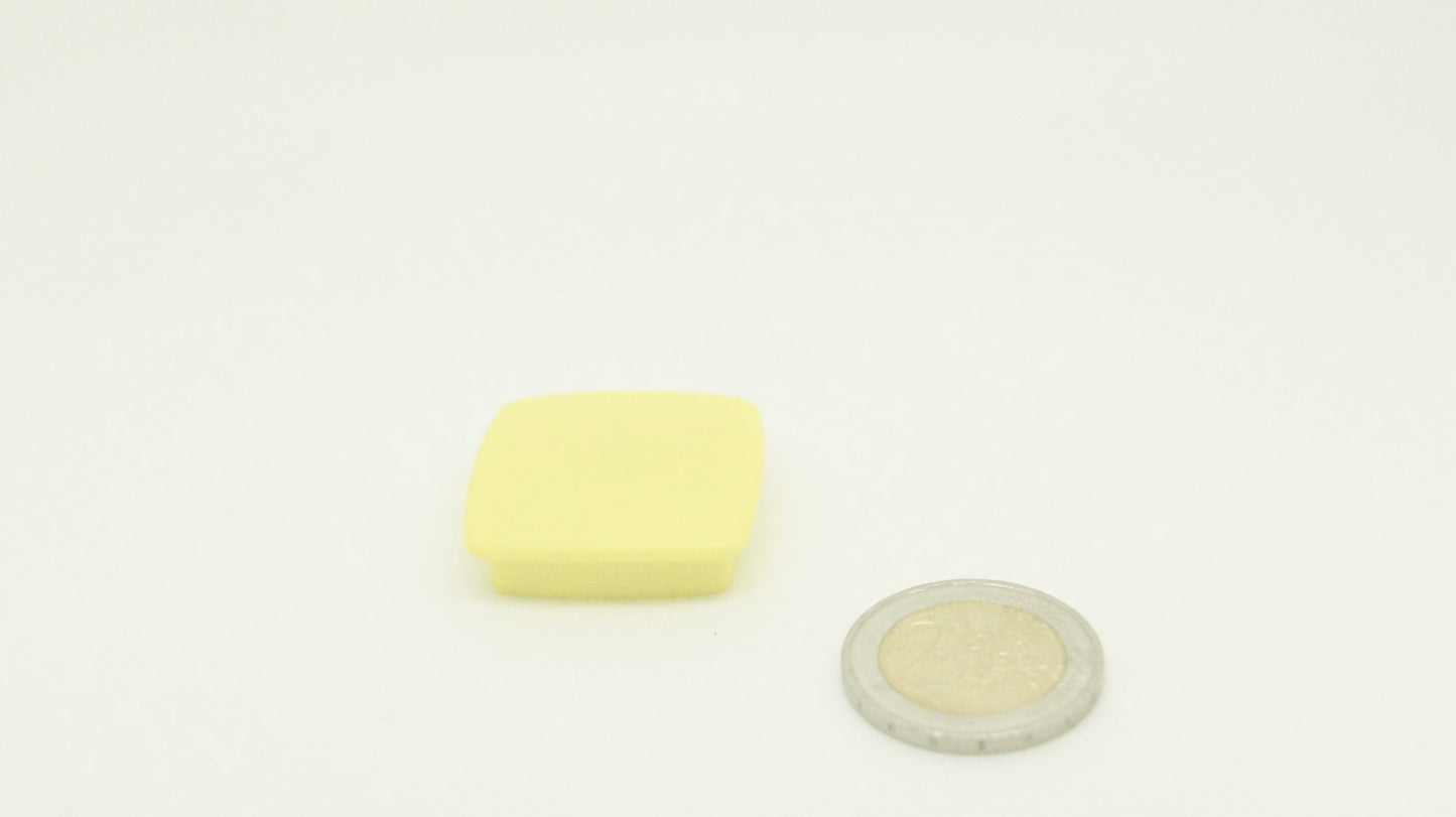 Square Magnetic Button 30x30 Yellow
