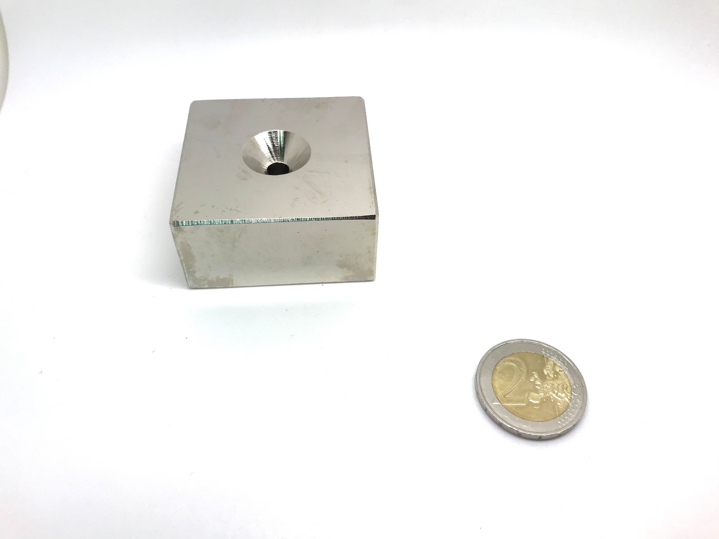 Magnetic Block 50x50x25 w/Hole (6mm)