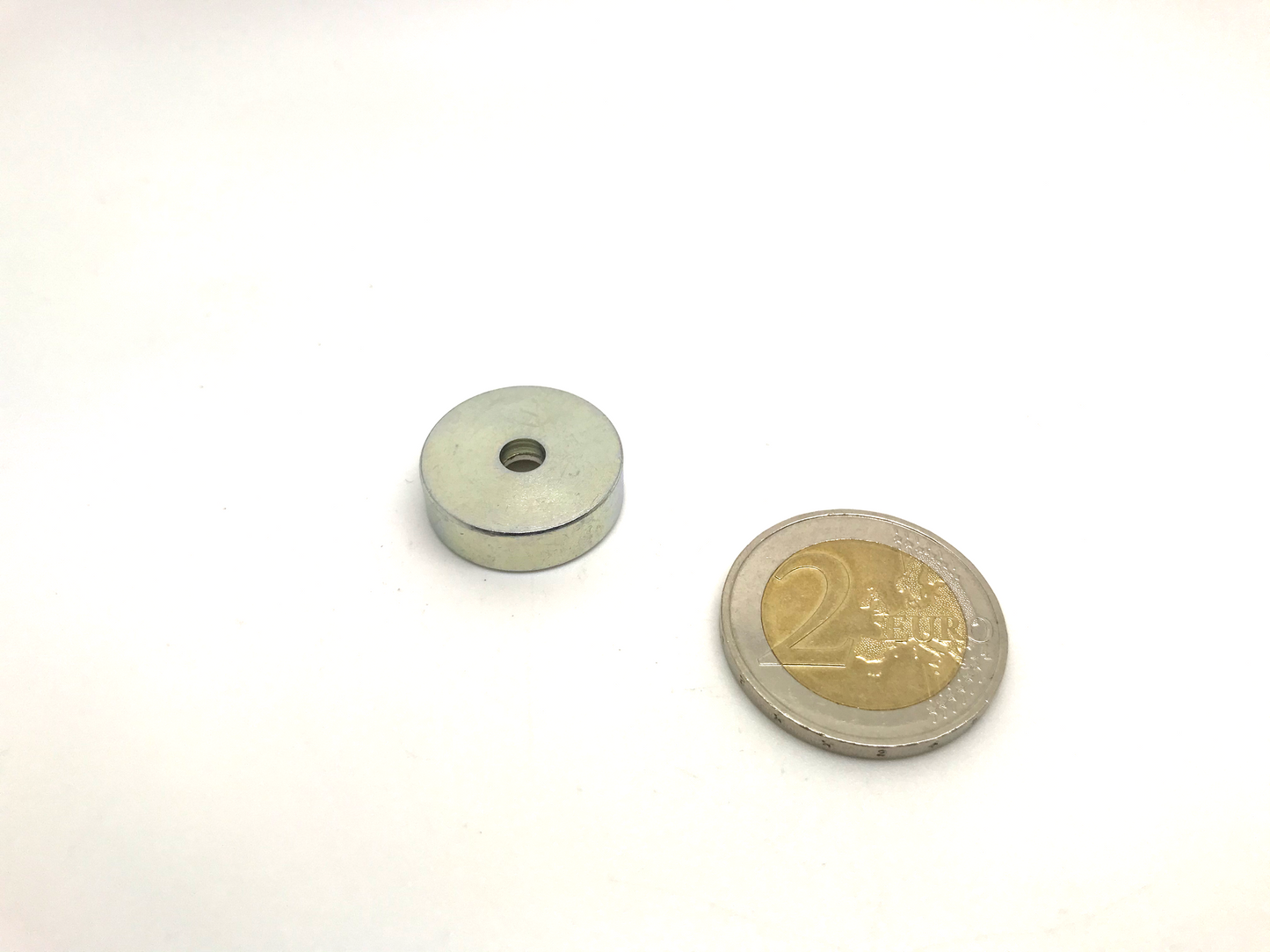 Magnetic Base TR35 20x6 w/Hole (4.5mm)